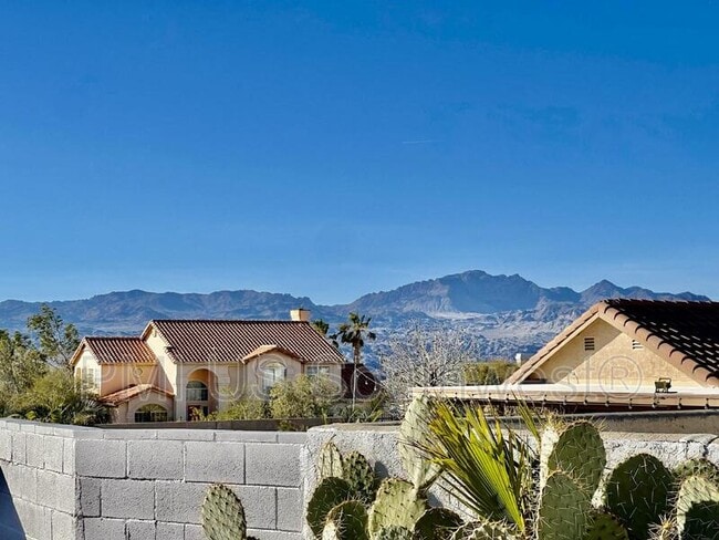 Building Photo - 3385 Sunburst Dr