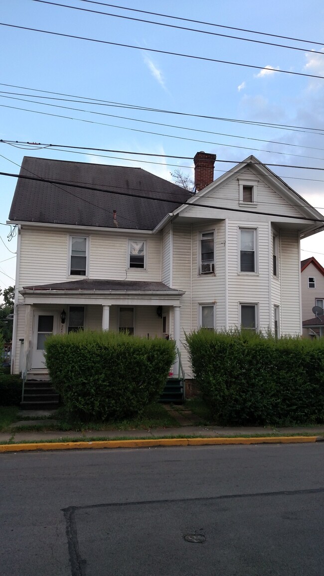Building Photo - 332 Franklin St