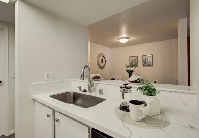 Building Photo - 1 Bedroom Across from Microsoft Bellevue/R...