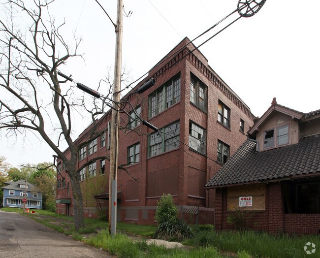 11191125 Bryson St Youngstown, OH 44505 Rentals Youngstown, OH