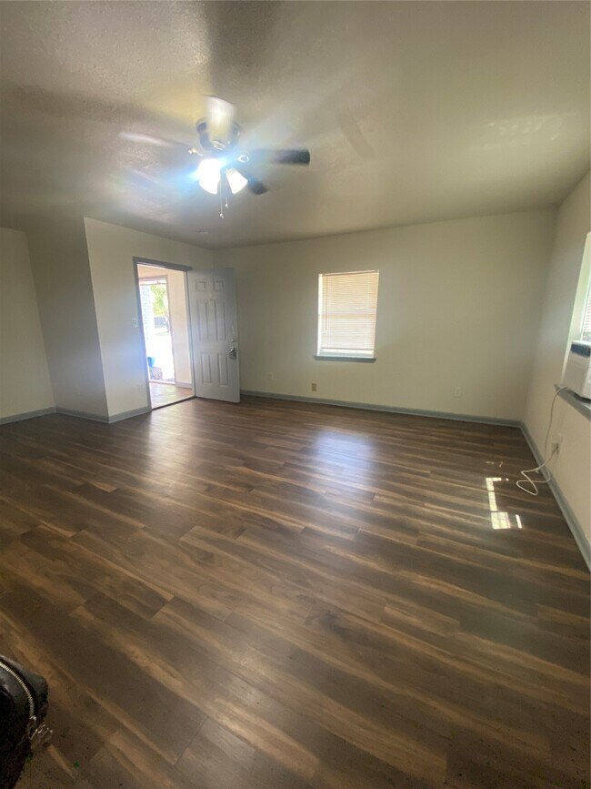 Foto del edificio - 5301 Collingsworth St