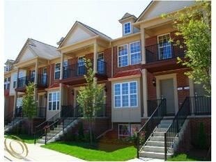 Primary Photo - Beautiful Townhouse in Novi
