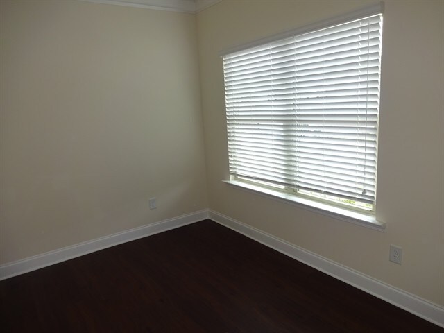 Building Photo - 2049 Greenfern Court