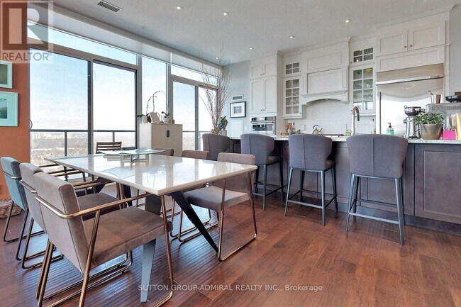 Photo du bâtiment - 825 Church St