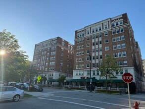 Building Photo - 1028 E Juneau Ave
