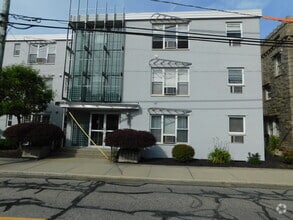 Building Photo - 184 Pequot Ave