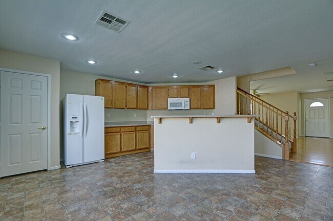 Foto del edificio - Spacious three bedroom home with Mountain ...