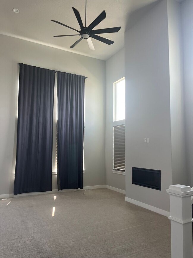 Foto del edificio - Three Bed, Two and Half Bath Home in Eagle...