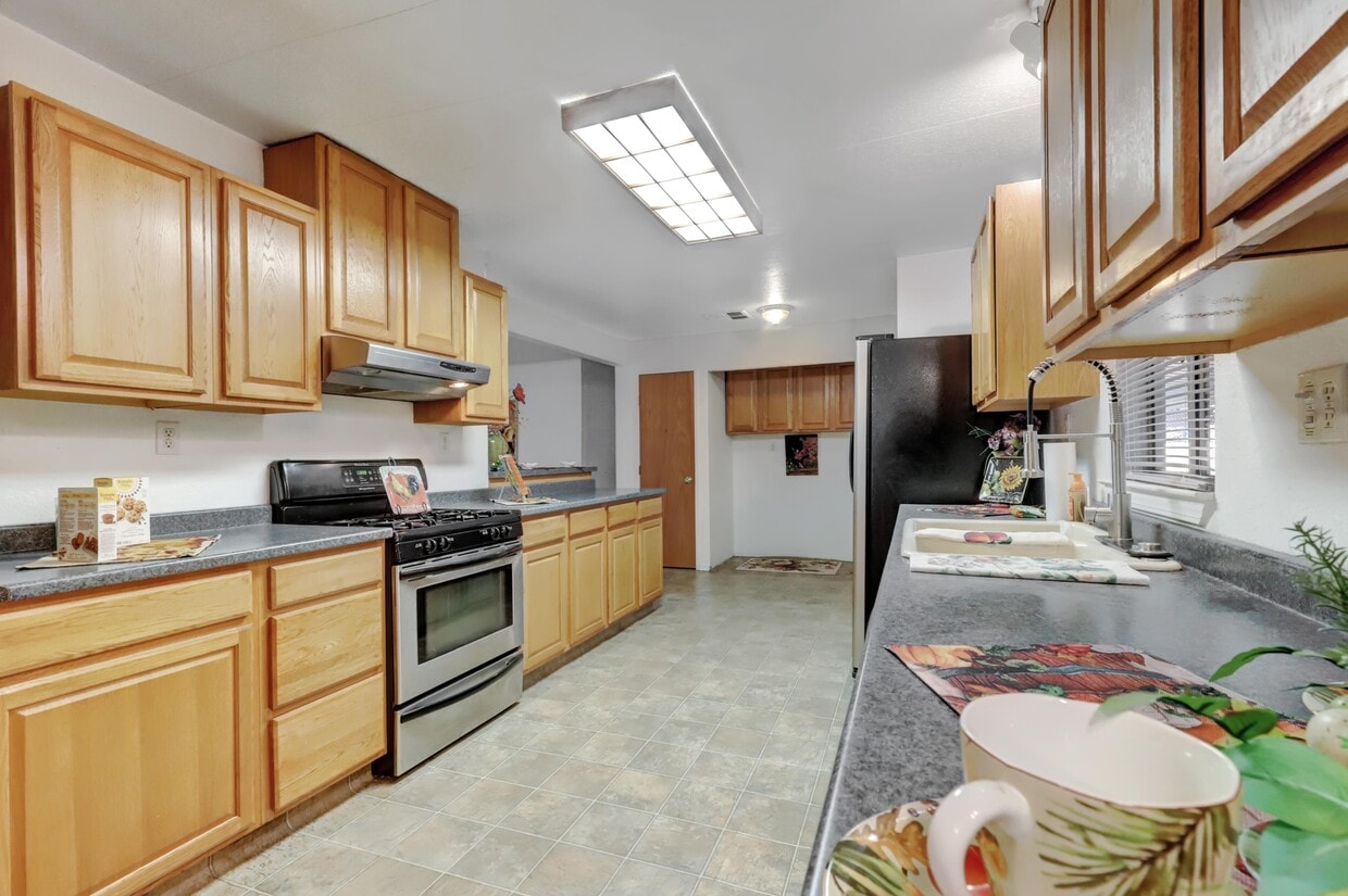Primary Photo - 11414 Butler Rd