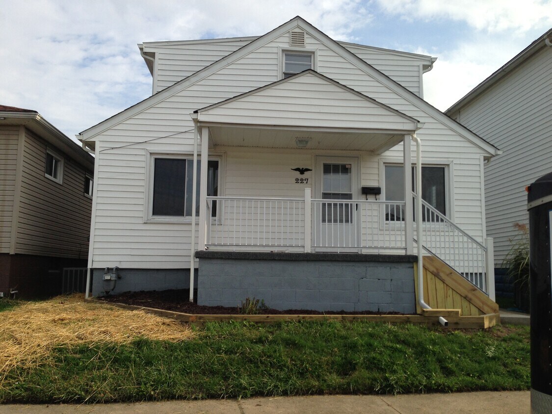 Primary Photo - 227 W 40th St