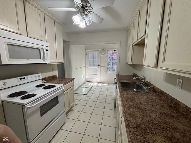 Foto del edificio - 4702 N Capitol Ave