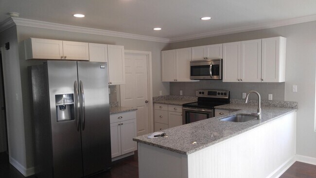 Foto del edificio - 3 bed, 2 bath home!