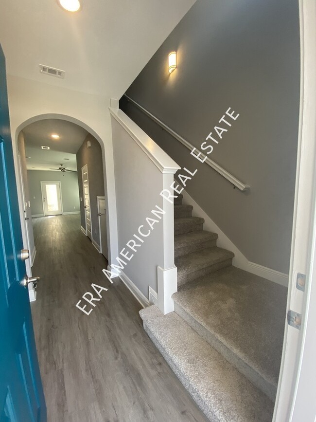 Foto del edificio - 977 Skylark Rd