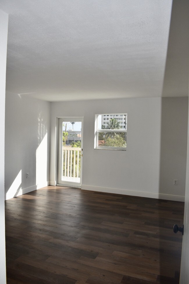 55 E 4th St Unit 303, Hialeah, FL 33010 Condo for Rent in Hialeah, FL