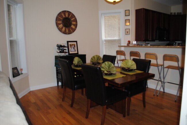 Building Photo - 3307 W. Le Moyne St. Unit 1