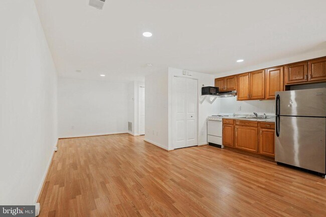 Foto del edificio - 9837 Hellingly Pl