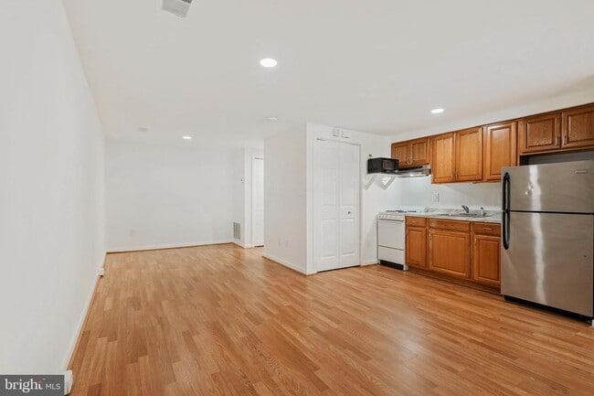 Building Photo - 9837 Hellingly Pl