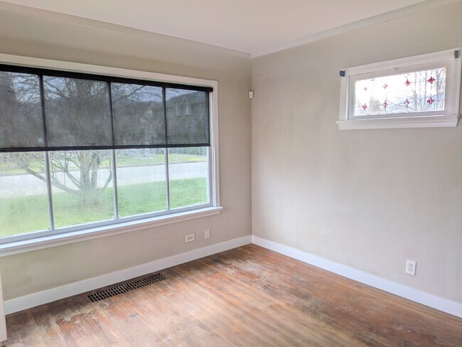 Photo du bâtiment - 9237 Woodbine St