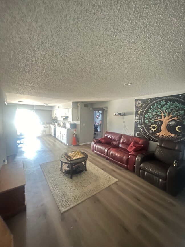 Foto del edificio - 5326 Whiteway Dr