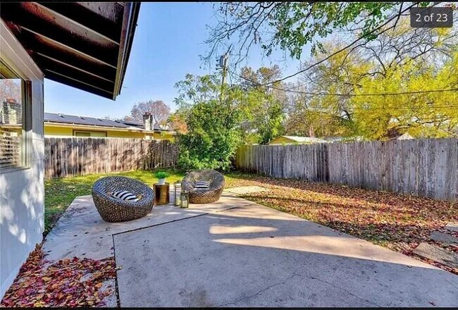 Building Photo - 400 Ramble Ln