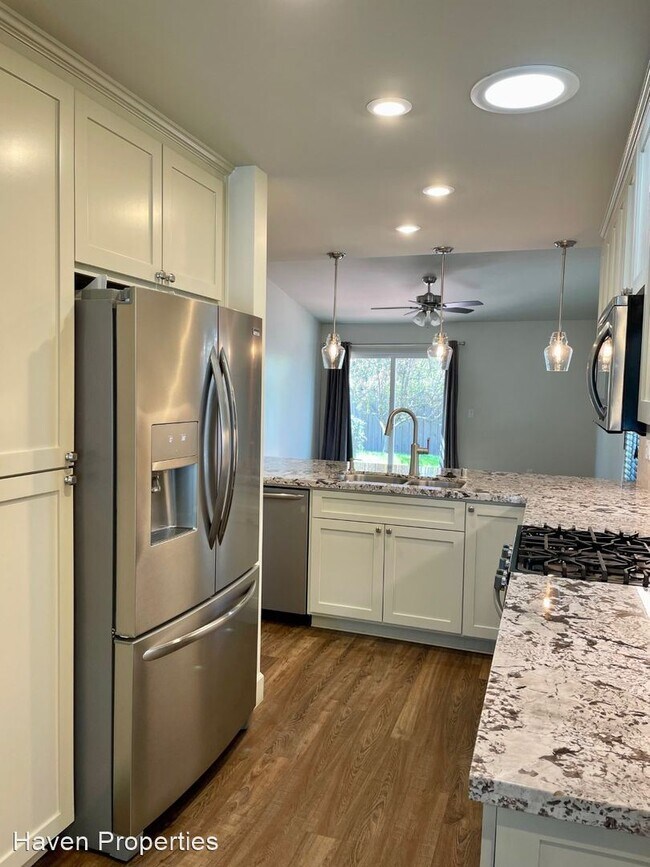 Building Photo - 4 br, 3 bath House - 71 Chuparrosa Drive