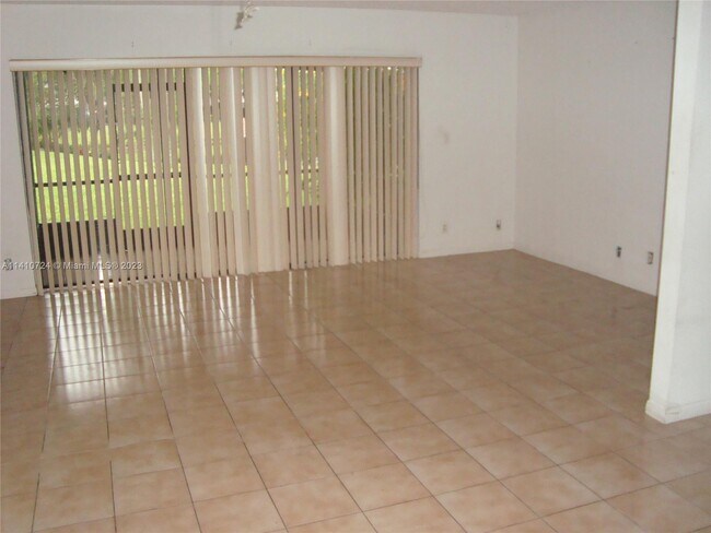 Building Photo - 3313 Carambola Cir S