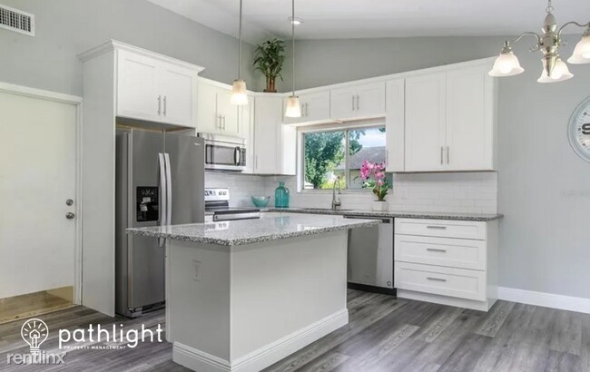 Foto del edificio - 4 br, 2 bath House - 898 N Jerico Drive UNIT