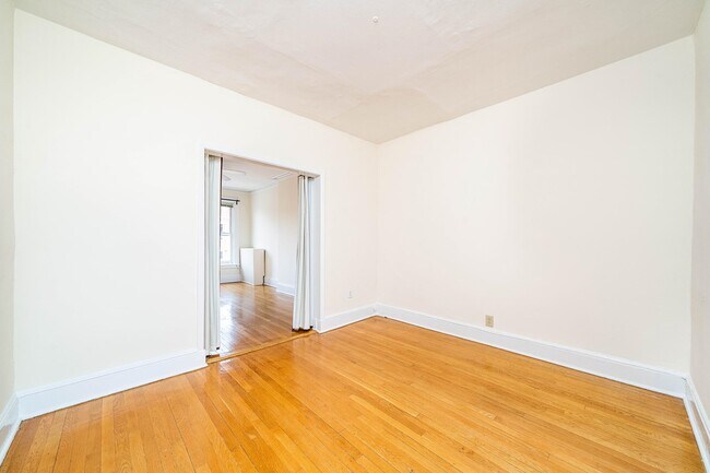 Building Photo - 612 Hudson St