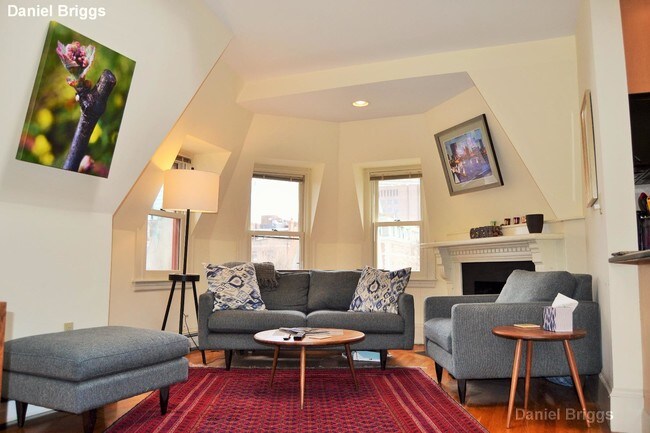 Building Photo - 195 Commonwealth Ave