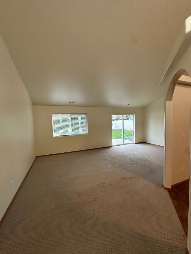 Foto del edificio - 7722 N Maple St