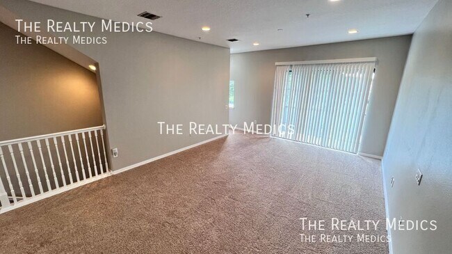 Foto del edificio - 3736 Avalon Park E Blvd