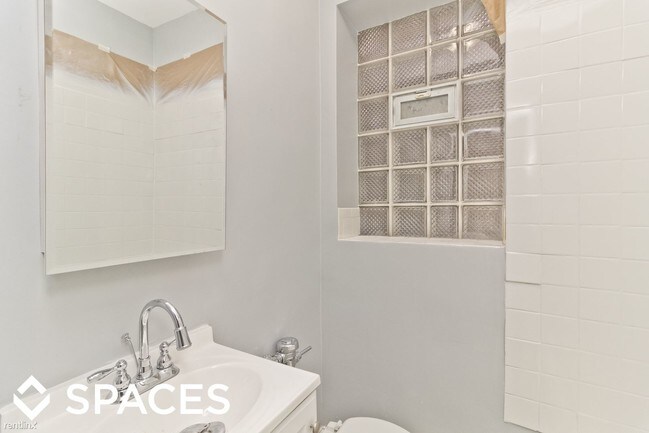 Foto del edificio - 4070 N Kenmore Ave