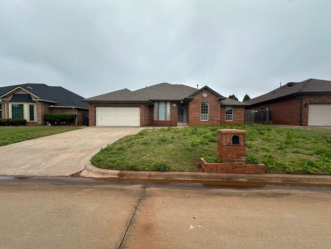 4 Bed, 2.5 Bath Brick home with 2 car garage - 4 Bed, 2.5 Bath Brick home with 2 car garage