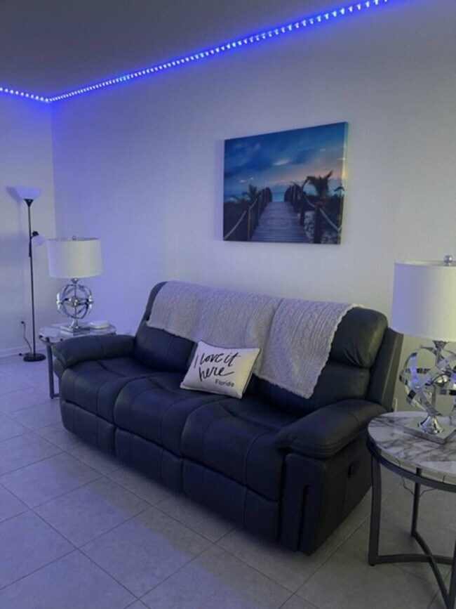 1135 Sleepy Oak Dr, Wesley Chapel, FL 33543 Townhome Rentals in