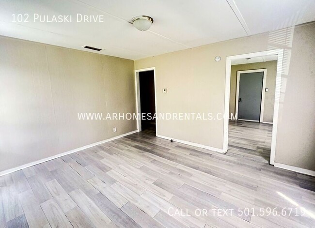 Foto del edificio - 102 Pulaski Dr