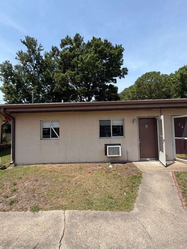 Photo - 831 Bay St Townhome