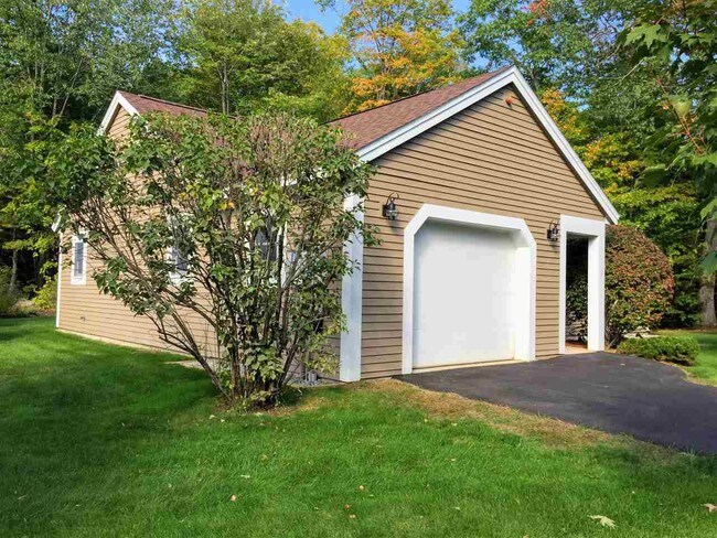 Building Photo - 1 Vappi Vale Ln