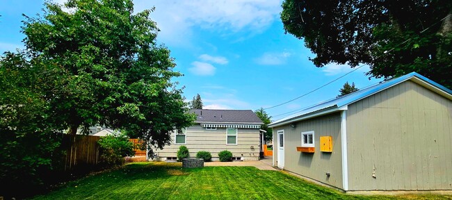 Building Photo - 3-bed, 2-bath Downtown CDA Home