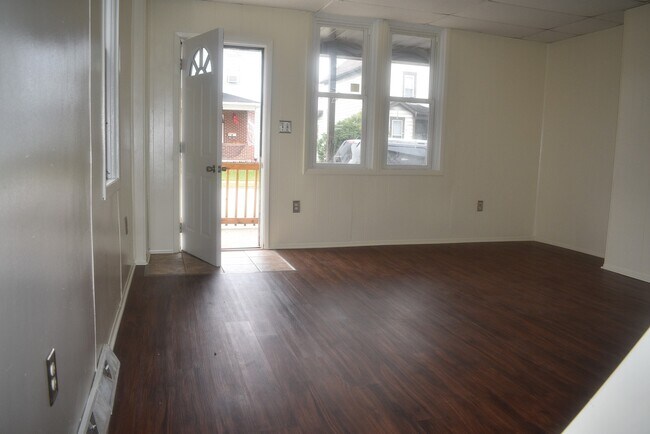 Foto del edificio - 175-179 Maple Ave