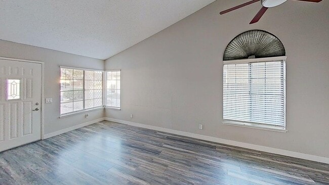 Building Photo - 2229 Rose Ave