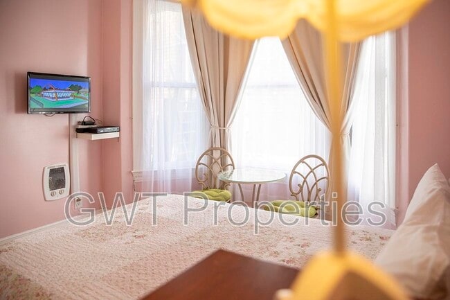 Building Photo - 319 Ivy St