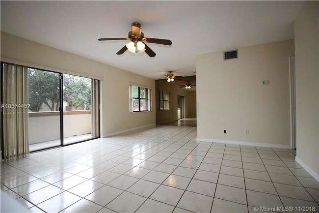 Building Photo - 10909 SW 113th Pl
