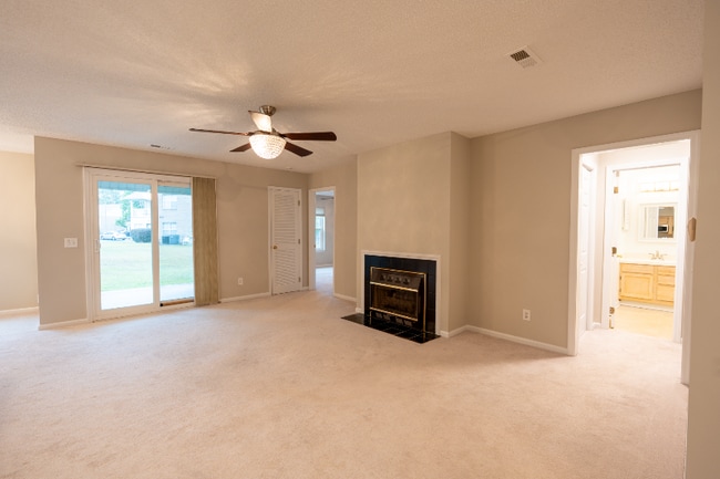 Building Photo - 2934 Mulberry Ln