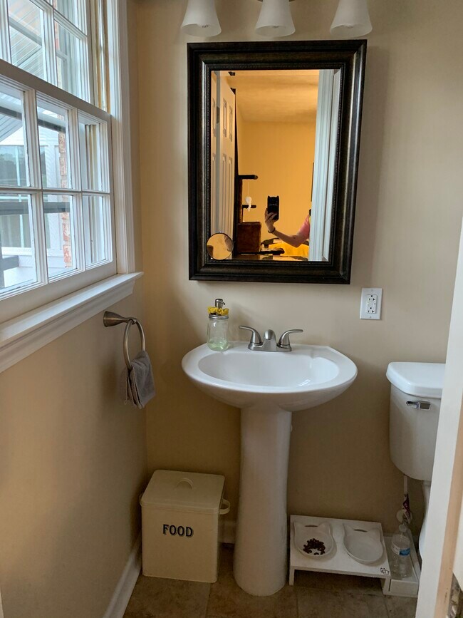 Master bath - 1554 Cain Rd