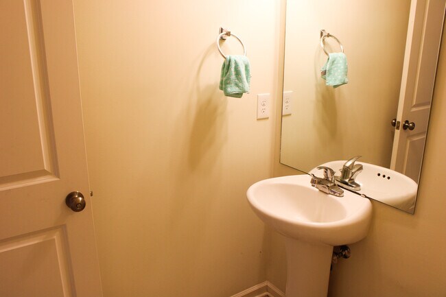 Building Photo - 116 Sages Ridge Dr