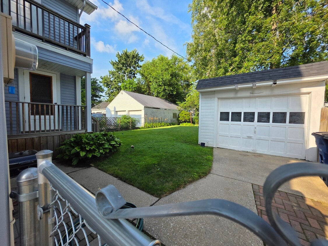 Backyard - 4144 Commonwealth Ave