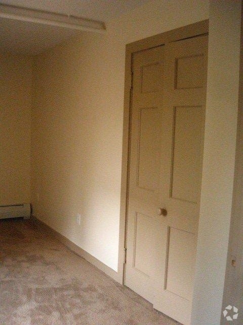 Closet - The Residence on North