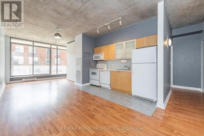 Building Photo - 383 Cumberland St