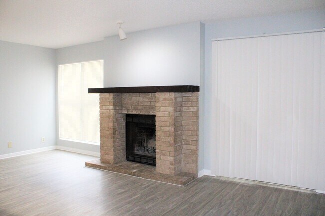 Building Photo - CAMELOT