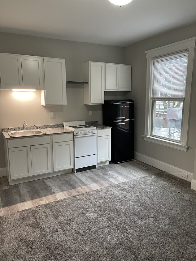 Kitchen - 1564 Chase Ave
